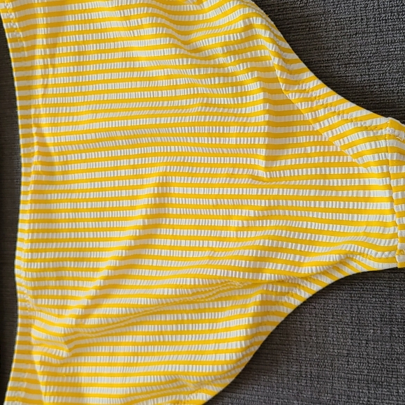 Old Navy Tankini bathing suit - Picture 7 of 10